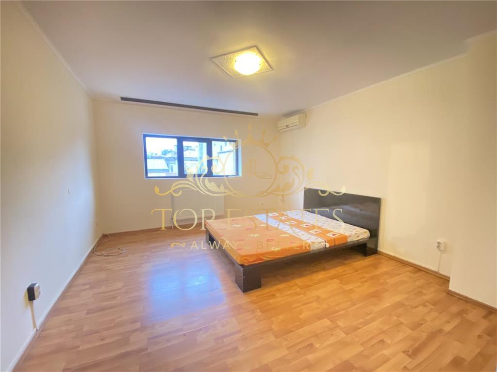 Vanzare apartament 2 camere in vila Alba Iulia adiacent, Bucuresti